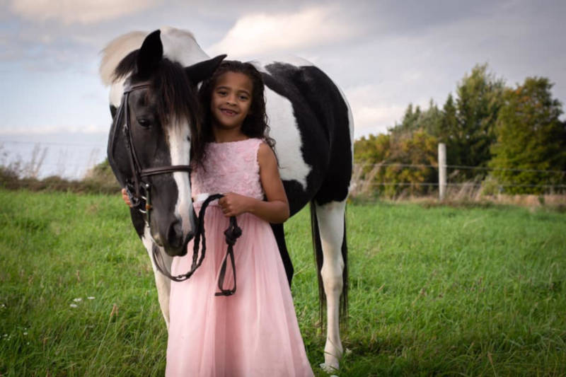 Pepper leans into Ellianna